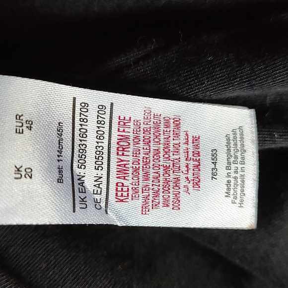 Home Alone Christmas tee. - Picture 8 of 8